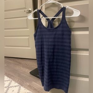 Lulu lemon tank.
